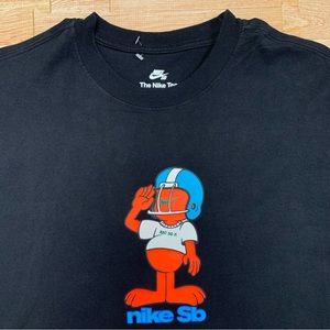 Nike SB Salute Tee Shirt Black Mens M Orange Football Figure Logo Swoosh NWOT